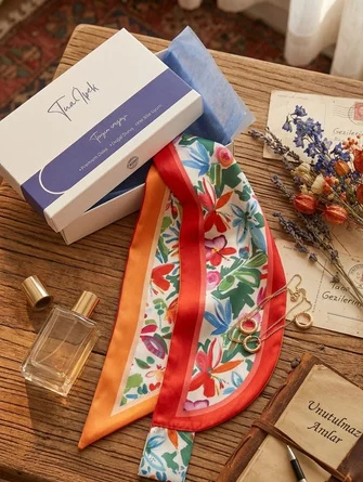 Tua İpek Floral Turuncu Kırmızı Kravat Fular